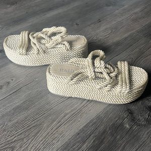 Raid woven platform sandal